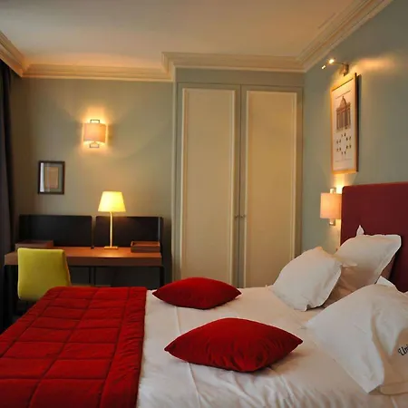 Szálloda De L'universite 3*