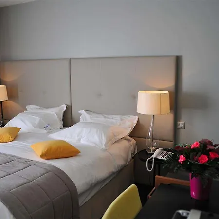 Hotel De L'universite 3*