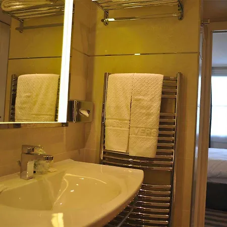 De L'universite Hotel 3*