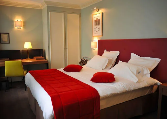 ホテル ドゥ リュニベルシテ パリ