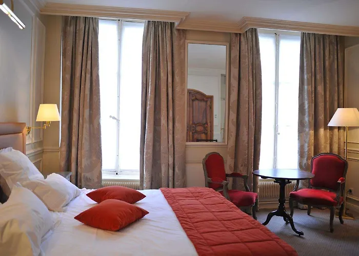 ドゥ リュニベルシテ ホテル 3*