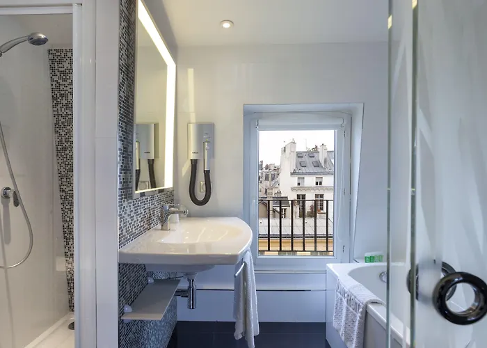 ホテル ドゥ リュニベルシテ 3*