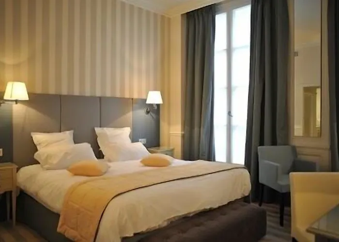 ドゥ リュニベルシテ 3* パリ