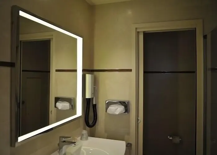 ドゥ リュニベルシテ 3* パリ