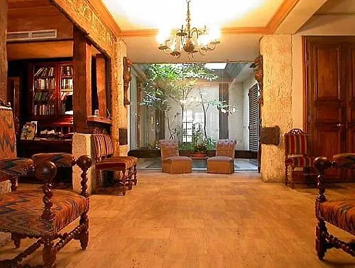 ドゥ リュニベルシテ ホテル 3*