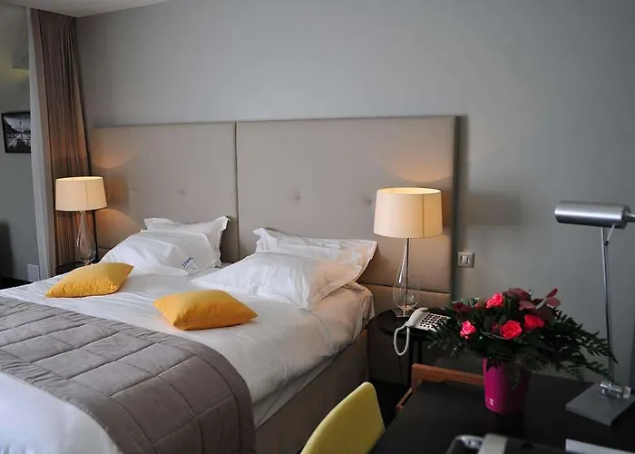 ドゥ リュニベルシテ 3* パリ