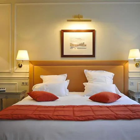 De L'universite Hotel 3*