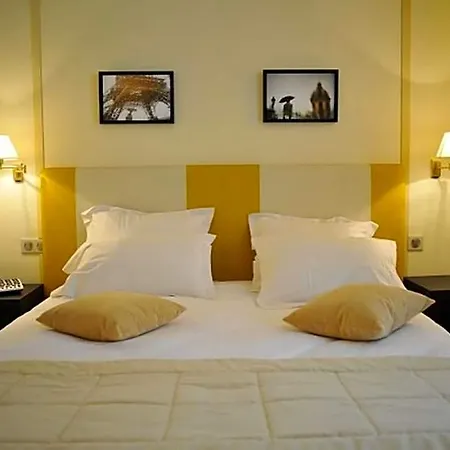 De L'universite Hotel 3*
