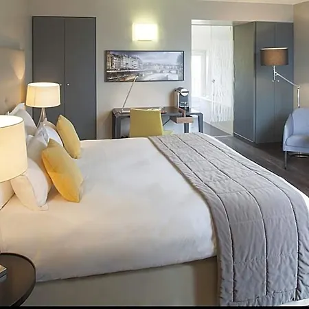 De L'universite Hotel Paryż