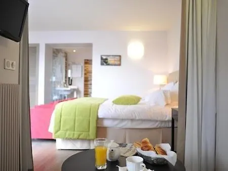 Hotel De L'universite 3*
