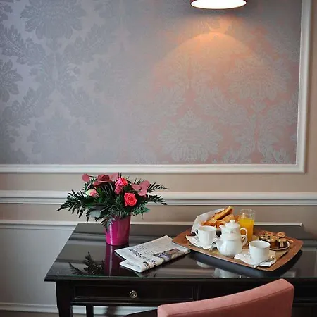 De L'universite Hotel