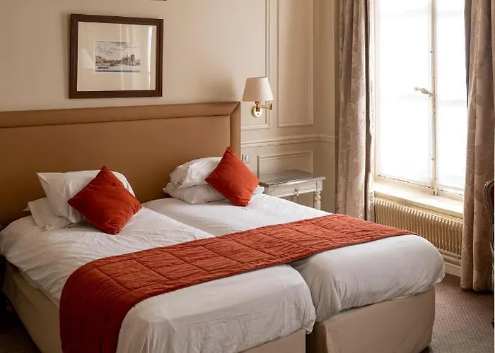 ドゥ リュニベルシテ 3*