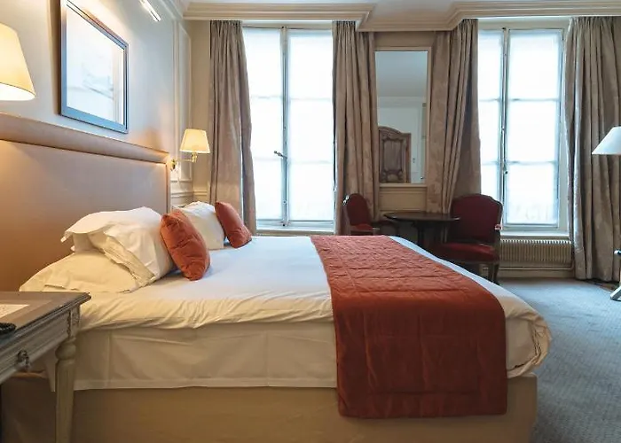 ドゥ リュニベルシテ パリ