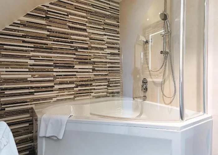 De L'universite מלון 3*