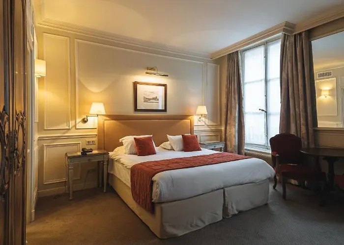 ドゥ リュニベルシテ ホテル パリ