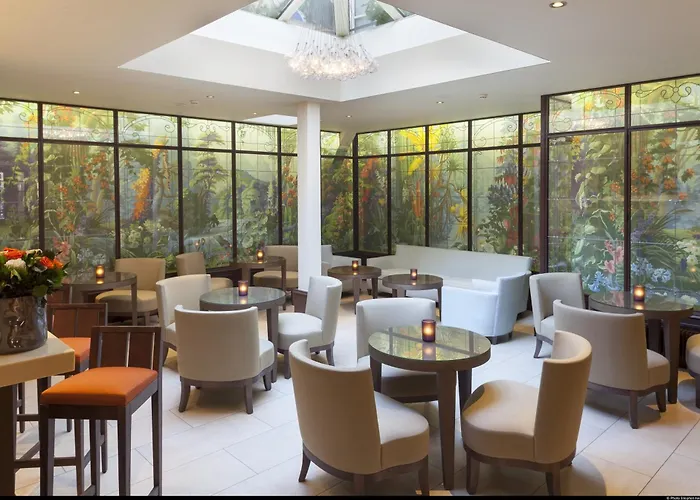 ドゥ リュニベルシテ ホテル 3*