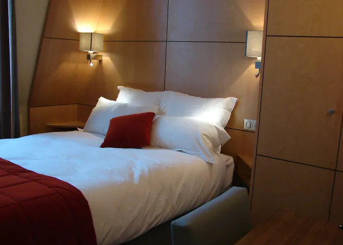 ドゥ リュニベルシテ 3*