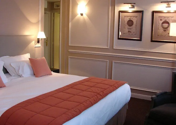 ホテル ドゥ リュニベルシテ 3*