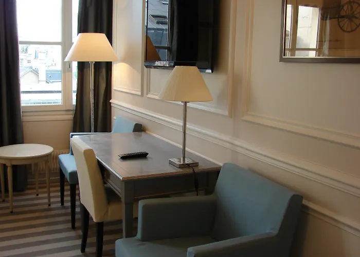 ホテル ドゥ リュニベルシテ 3*