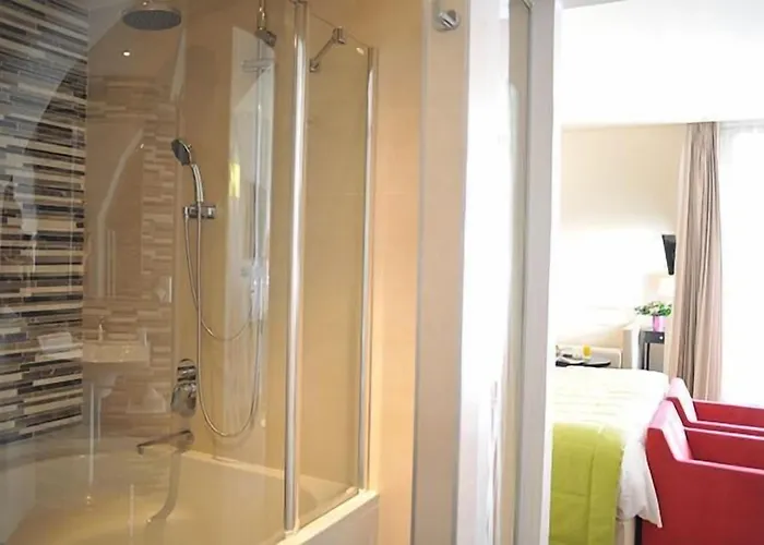 ドゥ リュニベルシテ ホテル パリ