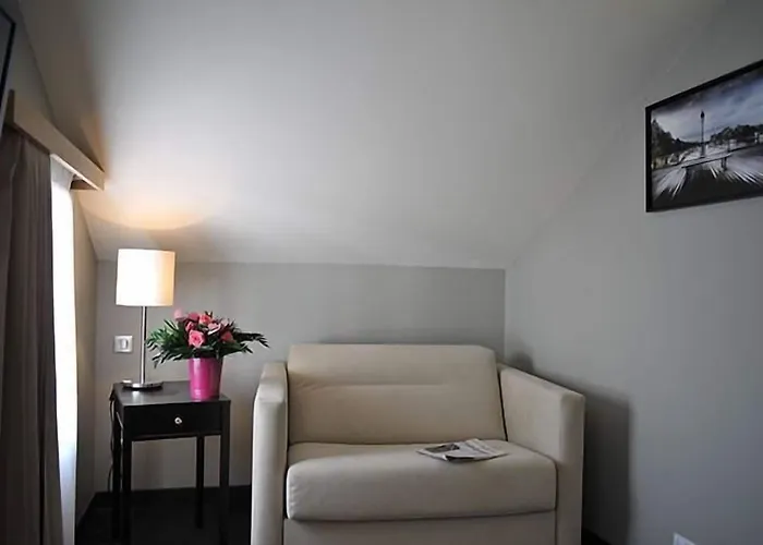 ホテル ドゥ リュニベルシテ