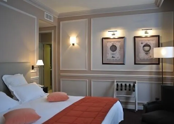 ドゥ リュニベルシテ ホテル 3*