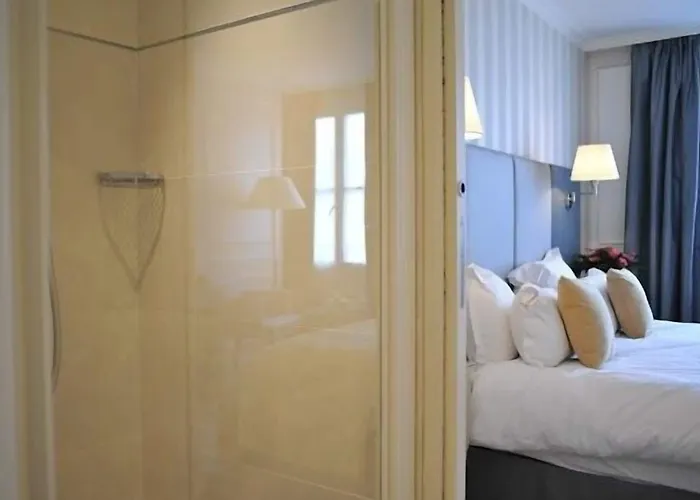 ドゥ リュニベルシテ ホテル パリ