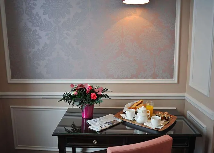 ドゥ リュニベルシテ ホテル