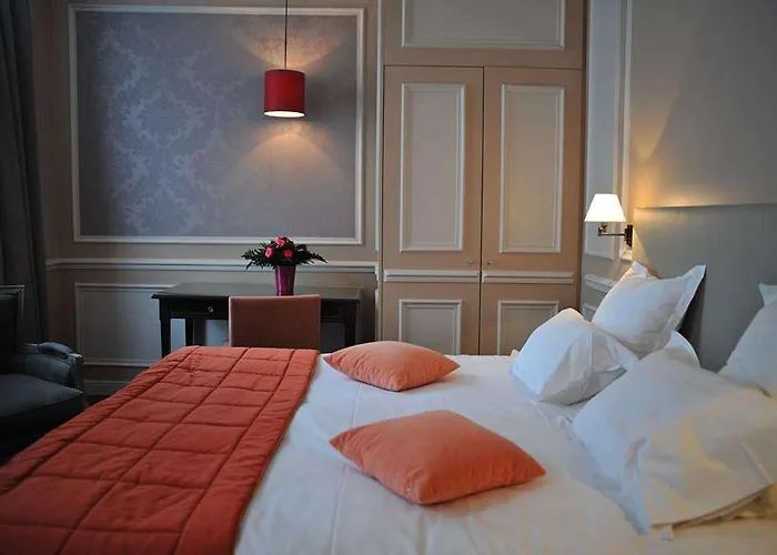 De L'universite Hotel 3*