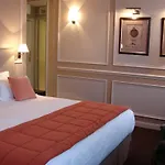 호텔 드 유니베르시테 3*