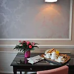 De L'universite Hotel