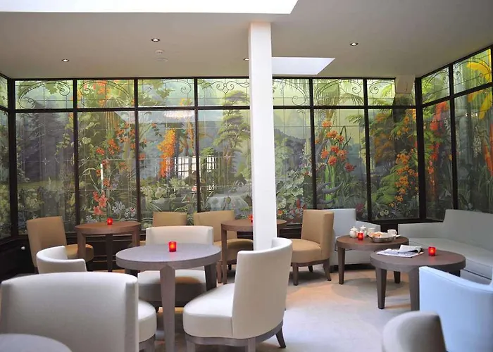 Hotel De L'universite 3*