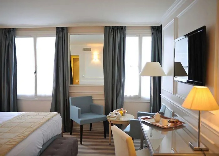 De L'universite Hotel